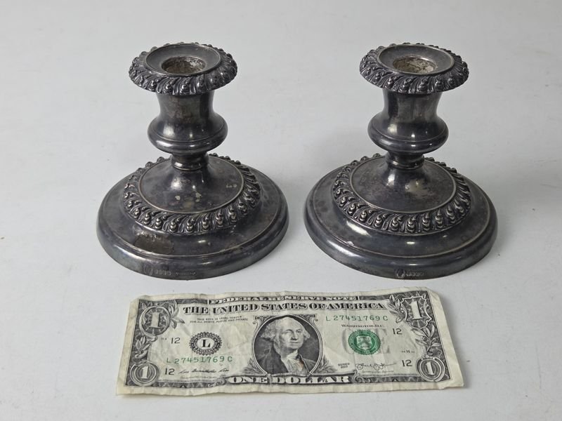 Lote anterior: Candelabros de plata inglesa Freccero