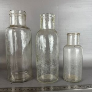 3 Frascos de Farmacia Antiguos de Vidrio Transparente - imagen 1