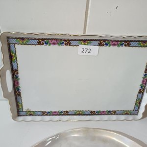 Dos Fuentes de Loza Antiguas y Dos Jarrones Decorativos - imagen 3