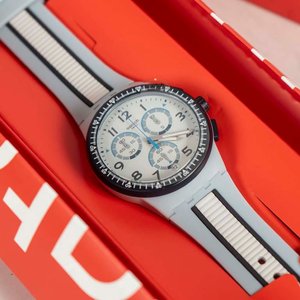 Reloj Pulsera Omega Swatch Gris y Negro con Caja y Garantía - imagen 2