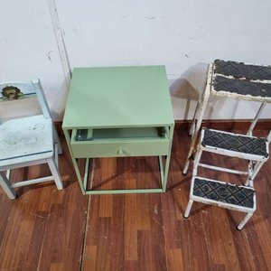 Silla Infantil, Mesa de Luz Verde con Cajón y Escalera Plegable - imagen 2