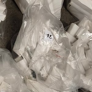 Lote de Bisagras Metálicas Negras con Tornillos - imagen 4