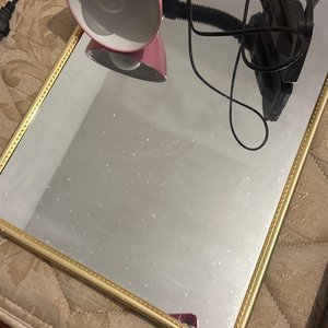 Lote siguiente: Lámpara de Escritorio Rosa con Espejo Dorado