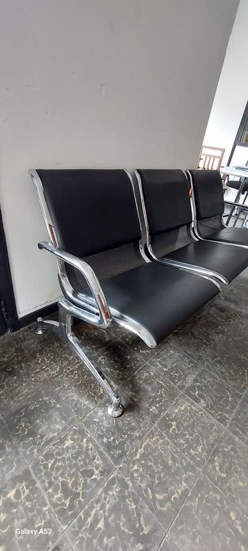 Sillon tipo Tandem de 3 cuerpos en muy buen estado - imagen 7