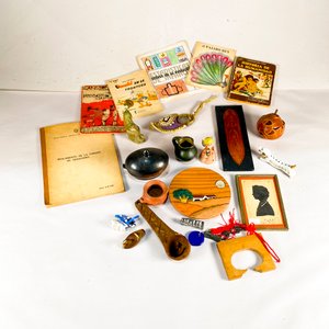 Lote anterior: Lote de Adornos Variados: Platos, Tallas y Miniaturas
