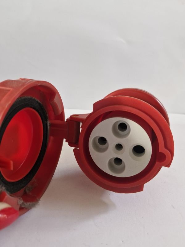 Toma Corriente Industrial Hembra Volante - Accesorios para Vehículos - imagen 2