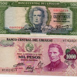 Dos Billetes Uruguayos: 500 y 1000 Pesos de Distintas Épocas - imagen 2