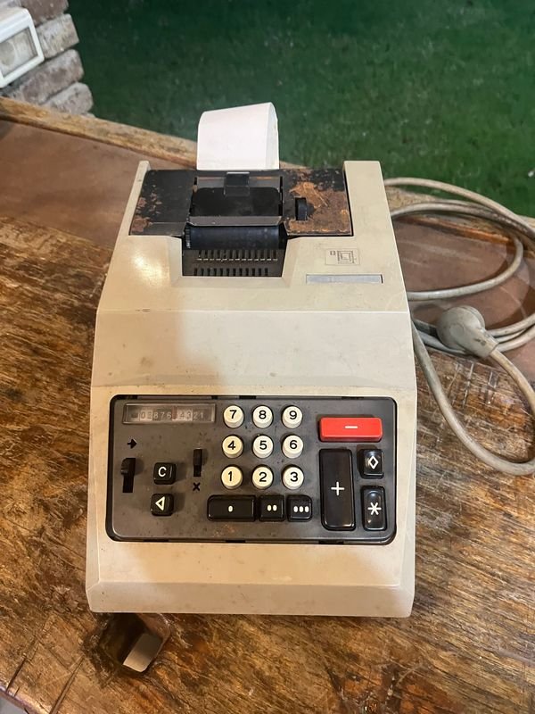 Calculadora de mesa - imagen 6