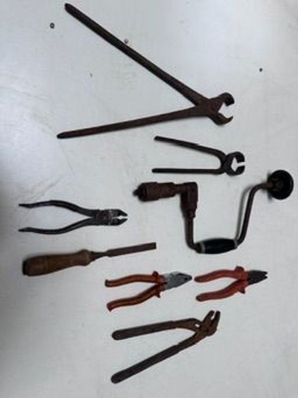 Lote anterior: Colección de herramientas viejas