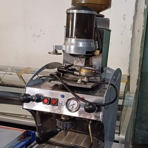 Máquina de Café Rilo con Molinillo Integrado - imagen 1