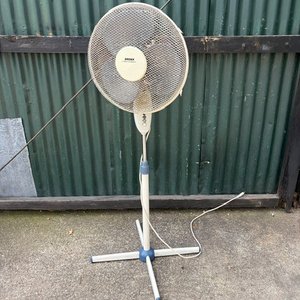 Lote siguiente: Ventilador de Pie Bronce Blanco Funcional