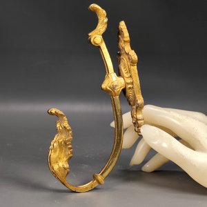 Par de Soportes para Barra de Cortina en Bronce con Relieves - imagen 9
