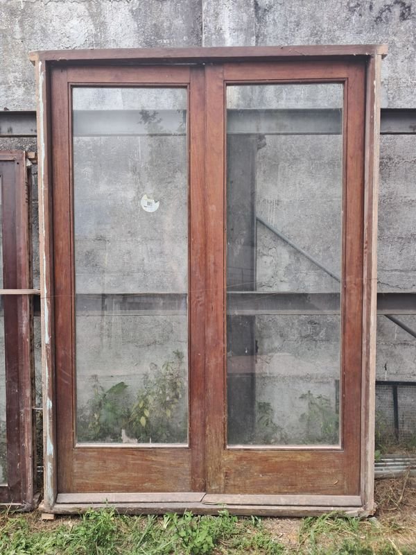 Item 882923 - Image 0