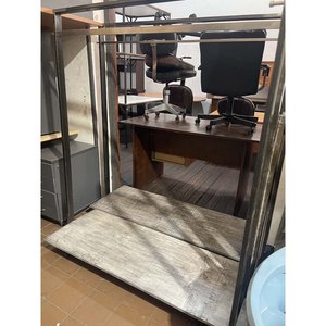 Lote anterior: Par de Percheros Metálicos con Estantes de MDF Estilo Industrial