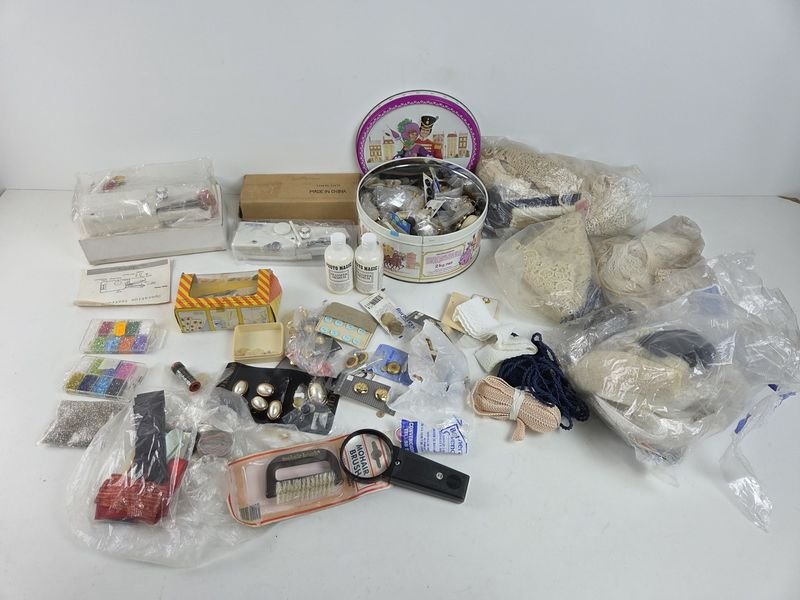 Lote anterior: Gran lote de accesorios para costura y maquinaria