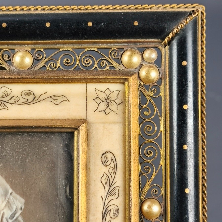 Miniatura pintada a mano por George Romney, retrato femenino con vestimenta de época - imagen 7