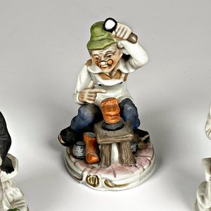 Dos Figuras de Biscuit de Personajes Artesanales, 15 cm - imagen 2
