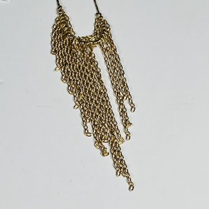Conjunto de Gargantilla y Par de Aretes Enchapados en Oro - imagen 4