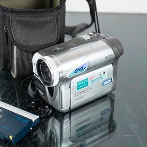 Filmadora Panasonic NV-GS25 con Estuche y Cinta TDK - imagen 2