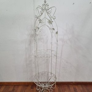 Elegante Estantería Auxiliar de Hierro Forjado Blanco con Decoración Floral - imagen 1