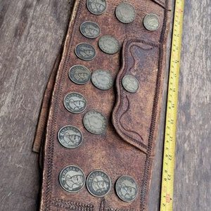 Cinto de Cuero con Monedas Antiguas - Accesorio de Colección - imagen 3