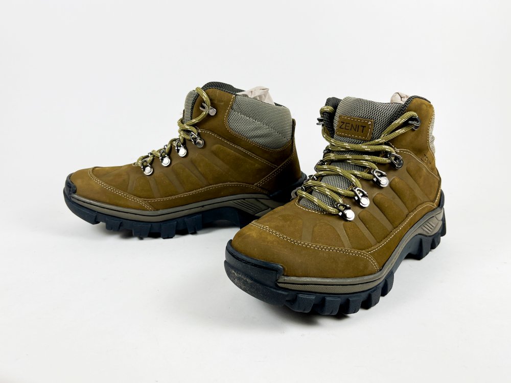 Botas Zenit de Color Cimento en Talle 37 - imagen 1