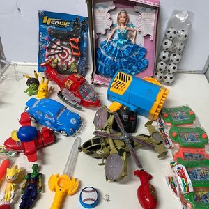 Lote de Juguetes: Princesa, Pistola, Auto, Helicópteros, Burbujero y Más - imagen 1