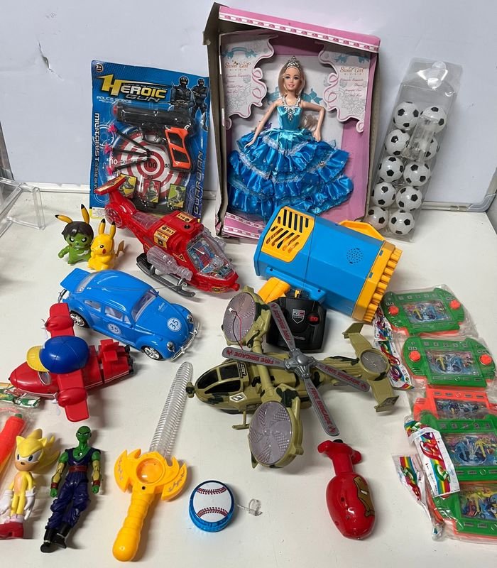 Lote de Juguetes: Princesa, Pistola, Auto, Helicópteros, Burbujero y Más