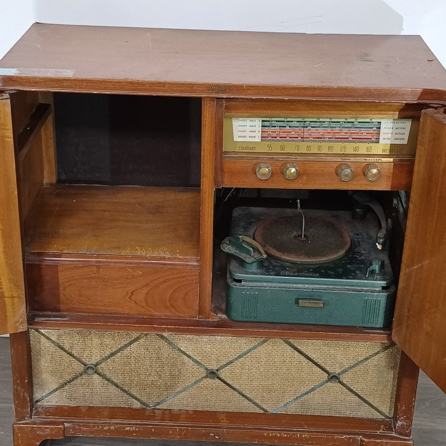 Muebles con toca disco y radio en contrachapado - imagen 4