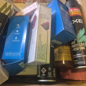 Lote de Perfumes y Cosméticos Variados - imagen 3