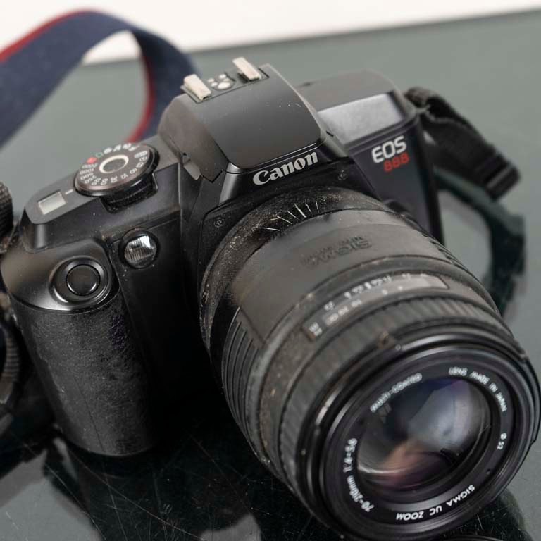 Cámara reflex 35mm Canon EOS 888 y lente Sigma - imagen 2