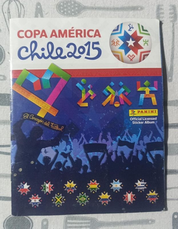 Lote siguiente: Álbum de figuritas completa Copa América Chile 2015