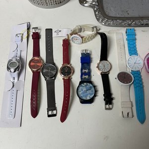 Lote de 10 Relojes, 2 Bandejas y Papelera - imagen 2