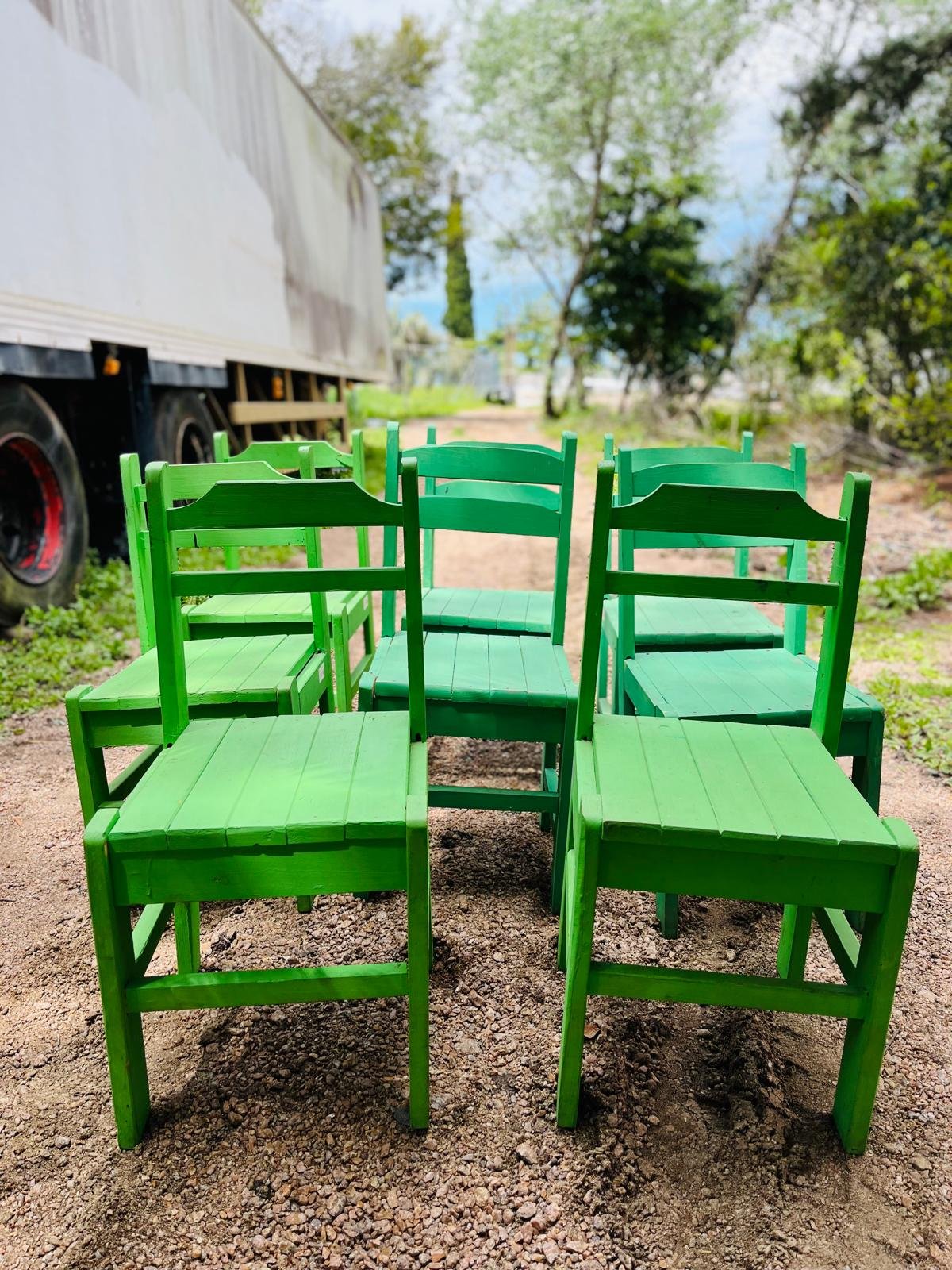 Lote de 8 Sillas de Madera Color Verde