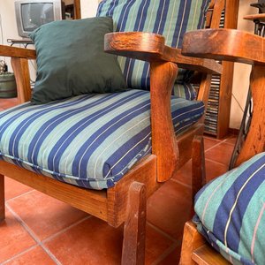 Par de Sillones Individuales de Madera con Tapizado Rayado - imagen 5