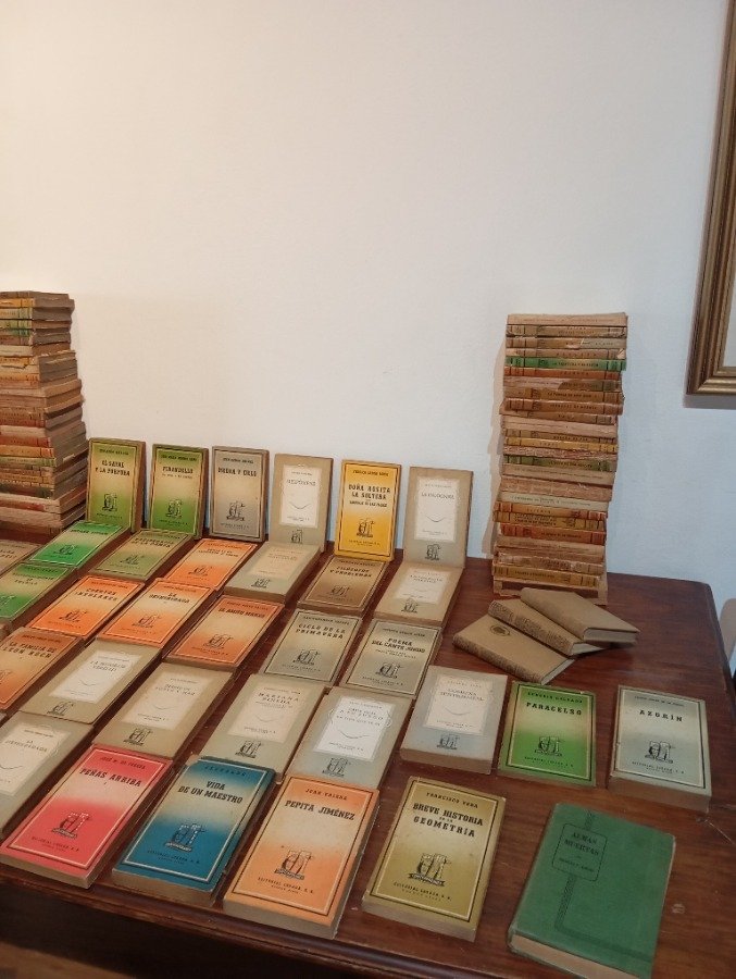 Lote anterior: Gran lote de libros antiguos y valiosos
