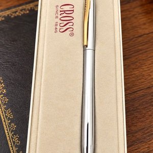 Bolígrafo Cross de Lujo Cromado con Detalles Dorados y Estuche - imagen 1