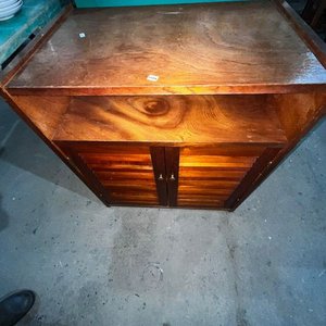 Mesa de TV de Madera Maciza con Puertas - imagen 1