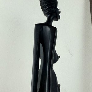 Talla Africana Estilizada de Ébano: Dama Elegante - imagen 4