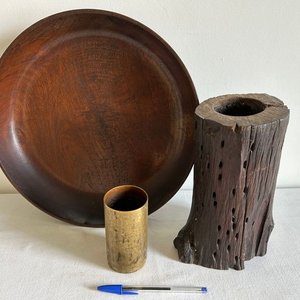 Set de Adornos Rústicos: Plato de Madera y Portavela de Tronco - imagen 3