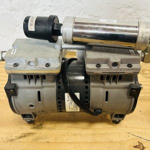 Lote #085 – Comprensor de aire sin aceite- Thomas - imagen 3