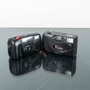 Lote anterior: Dos Cámaras Fotográficas: Pentax y otra 35mm, para Coleccionismo