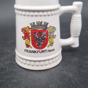 Lote anterior: Jarra de Cerveza Alemana en Cerámica de Frankfurt/Main