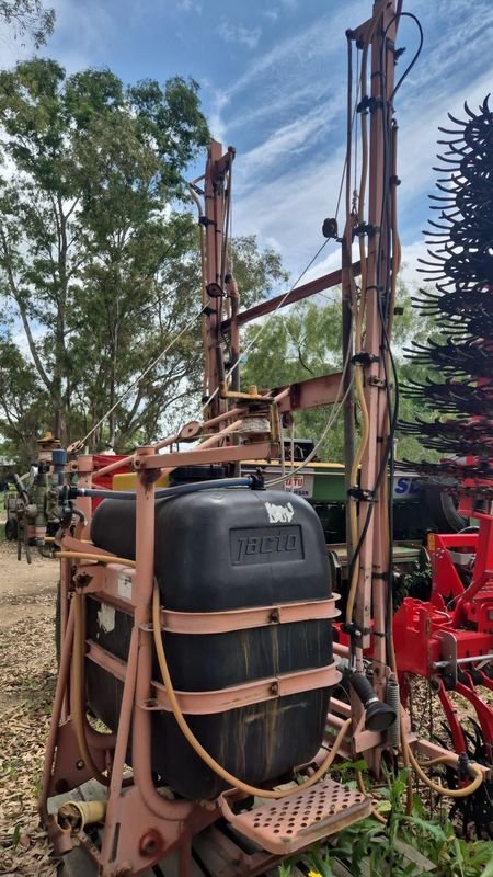 Lote siguiente: Pulverizadora Agrícola de 600 Litros y 12 Metros