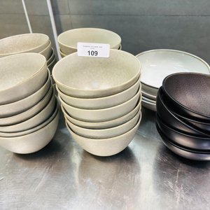 Lote de 33 Bowls de Cerámica, 2 Tamaños - imagen 1