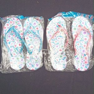 Lote siguiente: Pares de Chinelas Estampadas para Mujer