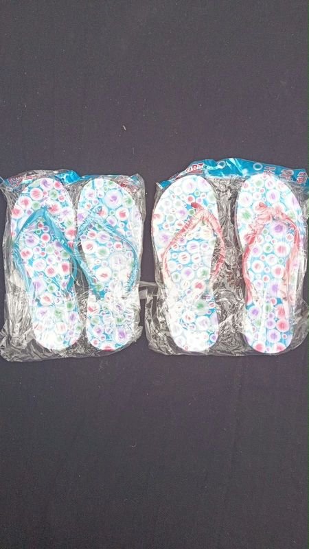 Pares de Chinelas Estampadas para Mujer