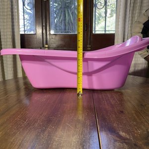 Set de Baño Infantil: Tina Rosada, Soporte Antideslizante y Reductor Fucsia - imagen 8