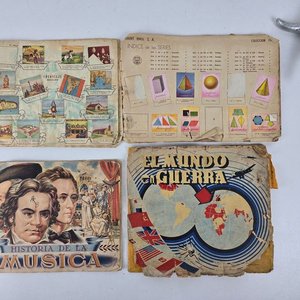 Lote anterior: 4 Álbumes Antiguos de Figuritas Década 1960 - Música, Mitología, Alemania y Más