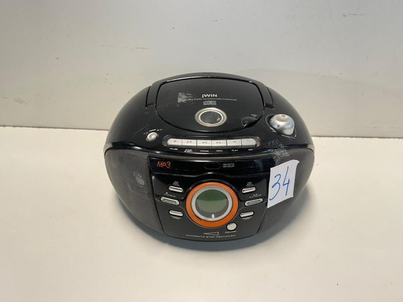 Lote siguiente: Radio Portátil con Capacidad MP3